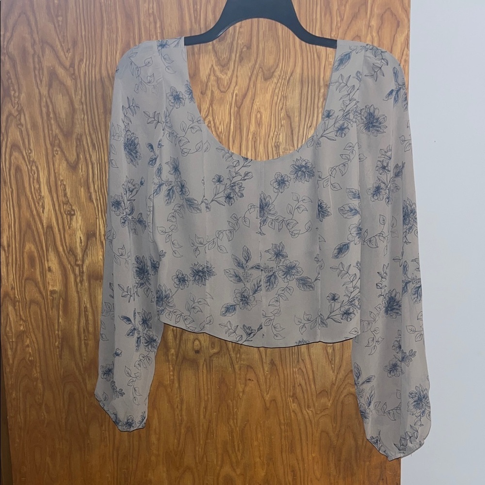 House of Harlow size Medium Floral Print Sheer Gray Top